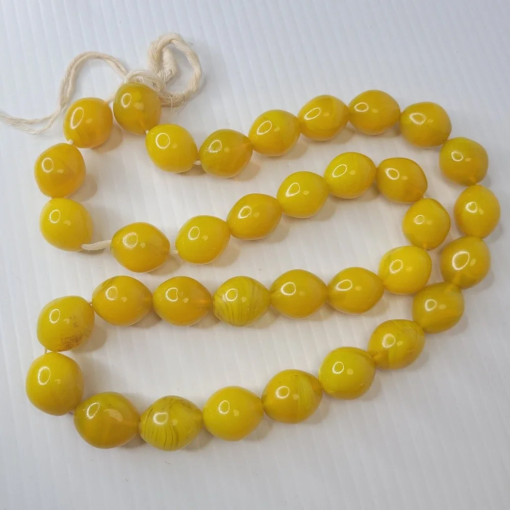 Vintage Yellow Egg Shaped Oval Venetian Glass 1